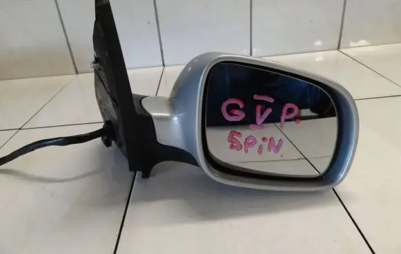 Volkswagen Golf Plus Front door electric wing mirror 