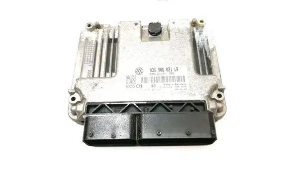 Volkswagen PASSAT B6 Engine control unit/module 03G906021LR EDC16U34 0281013260