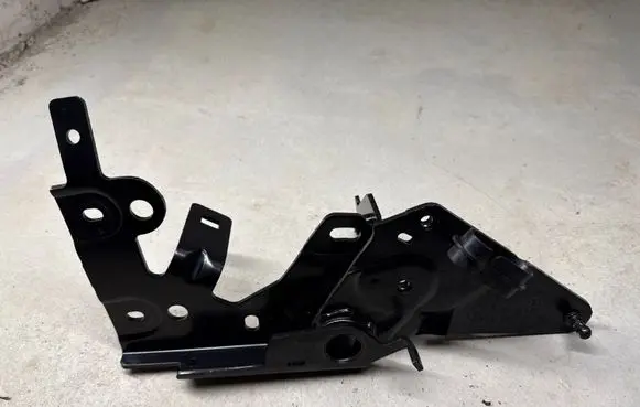 Audi A7 S7 4G Loading door lower hinge S420MC