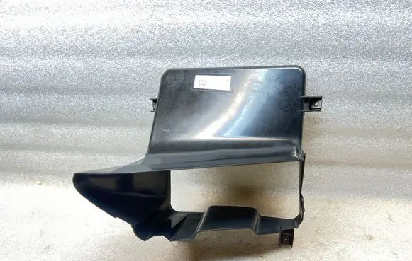 BMW X5 F15 Intercooler air channel guide 8055211 18799910