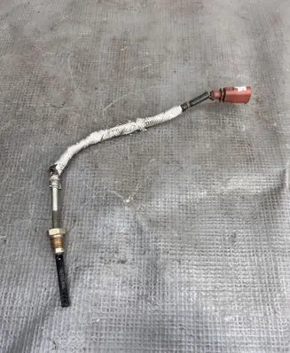 Audi A4 S4 B8 8K Exhaust gas temperature sensor 059906088M