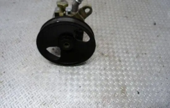 Nissan Almera N16 Power steering pump 