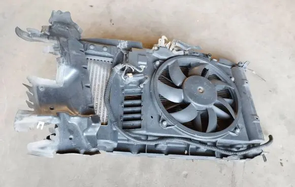 Citroen C4 II Radiator support slam panel