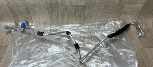 Porsche Macan (95B) Air conditioning (A/C) pipe/hose 95B816741D 11042027 11042025