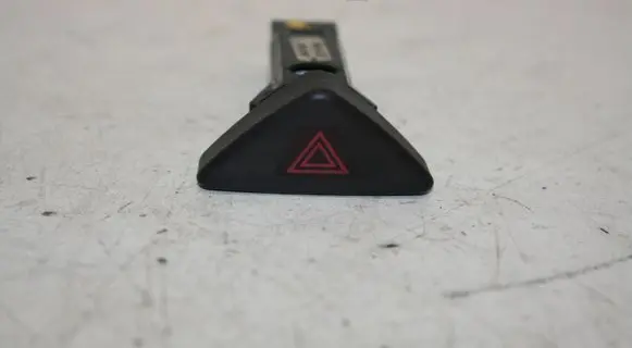 Volvo V70 Hazard light switch 9441045