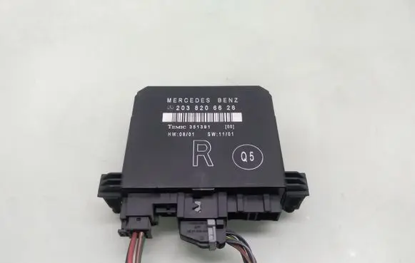 Mercedes-Benz C W203 Door control unit/module 2038206626