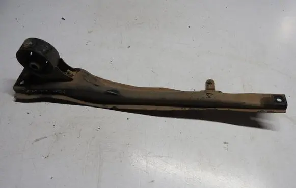 Mitsubishi ASX Engine mount bracket