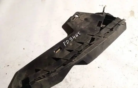 Front bumper mounting bracket
