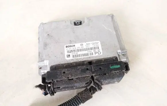 Opel Zafira A Engine control unit/module 0281010268 24417169