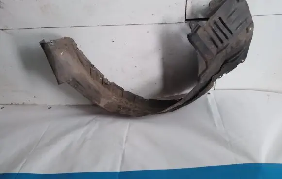 Mitsubishi Pajero Front wheel arch liner splash guards