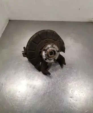Skoda Octavia Mk2 (1Z) Front wheel hub spindle knuckle