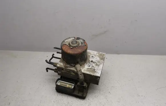 Chrysler PT Cruiser ABS Pump 05033082AC P05273680AC