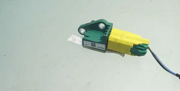 Volkswagen PASSAT B6 Airbag deployment crash/impact sensor 3C0909606