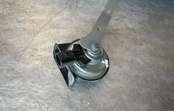 BMW 3 F30 F35 F31 Horn signal 55306AM80S A046495