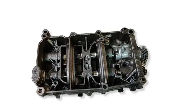 Volkswagen PASSAT B7 Oil pump 03L103537