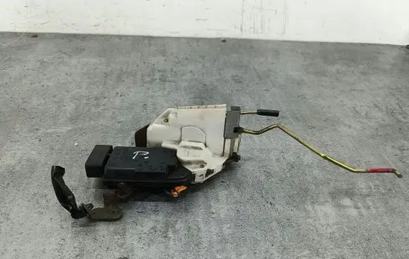 Suzuki Ignis Front door lock B07SPLR