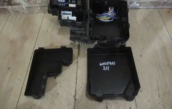 Nissan Qashqai Fuse box set