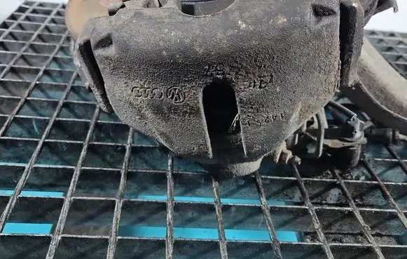 Front brake caliper