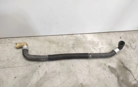 Ford Mustang VI Engine coolant pipe/hose FR3318K579BA