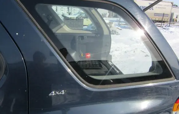 Opel Frontera B Rear side window 