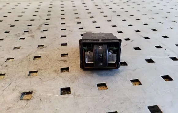 Audi Q7 4L Seat heating switch 8E0963563
