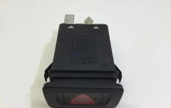 Volkswagen Bora Hazard light switch 1J0953235J