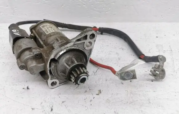 Volkswagen Golf VII Starter motor 02Z911024