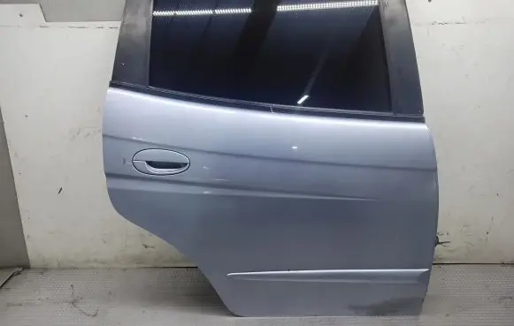 Chevrolet Rezzo Rear door