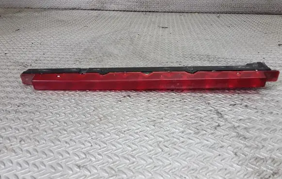 Third/center stoplight