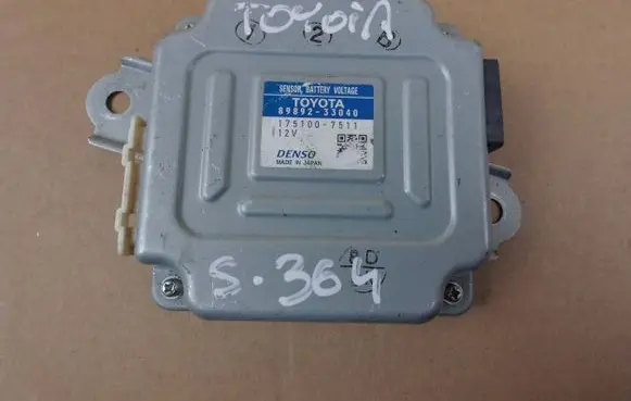 Lexus ES 300h Other control units/modules 8989233040