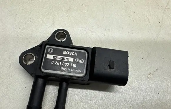 Volkswagen PASSAT B6 Air pressure sensor 0281002710