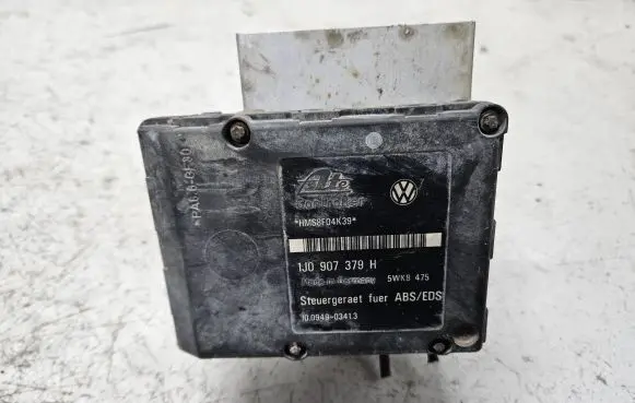 Volkswagen Golf IV ABS Pump 1J0907379H