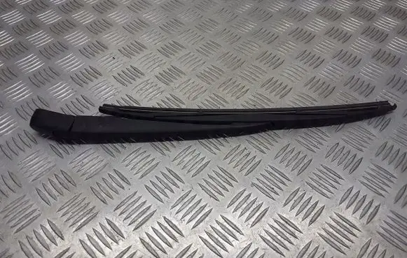 Subaru Forester SG Rear wiper blade arm 