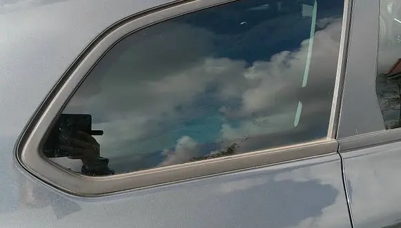 Opel Astra J Rear side window