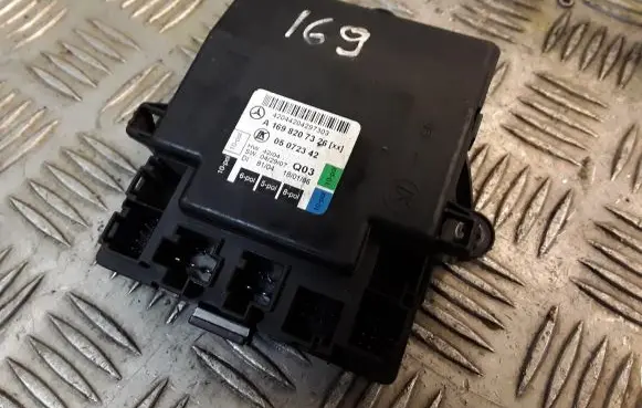 Mercedes-Benz A W169 Door control unit/module 1698207326 A1698207326