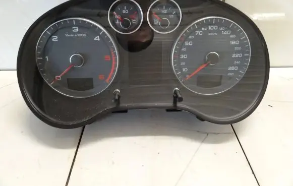 Audi A3 S3 8P Speedometer (instrument cluster) 8P0920932S