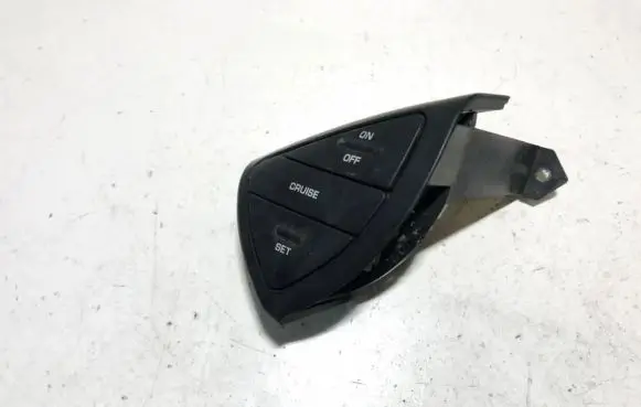 Steering wheel buttons/switches