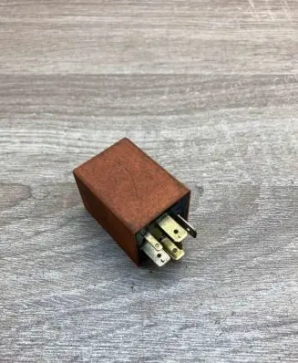 Opel Tigra A Other relay 90457986