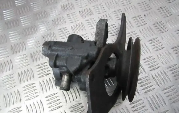 Renault Espace II Power steering pump