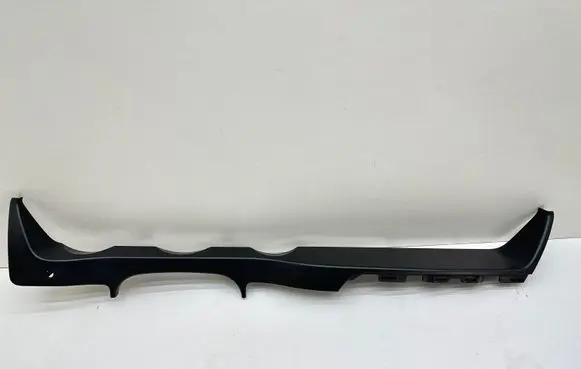 Mercedes-Benz C W204 Radio/GPS head unit trim A2046890839