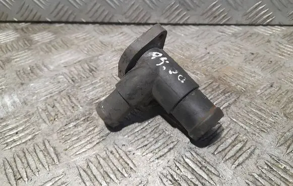 Audi A4 S4 B5 8D Engine coolant pipe/hose 028121132