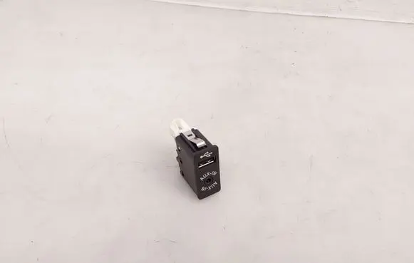 Mini One - Cooper F56 F55 USB socket connector 9266607 84109266607