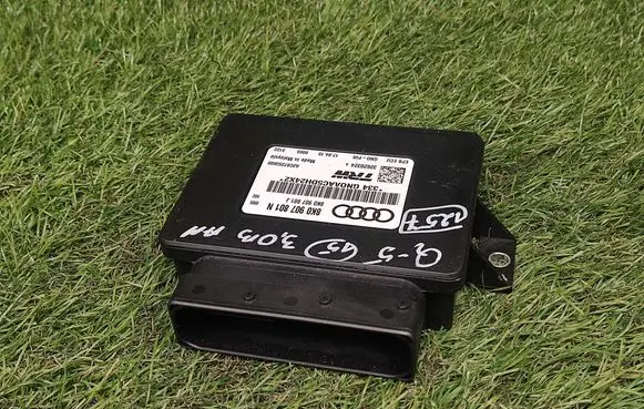 Audi Q5 SQ5 Hand brake control module 8K0907801N 8K0907801J