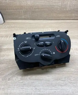 Peugeot 206 Climate control unit 1068901 1068701