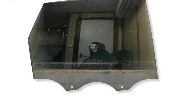 Volkswagen Touareg III Rear door window glass E1743R00103