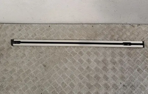 Toyota Avensis T270 Other trunk/boot trim element 5840005010 043990000700