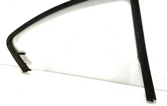 Opel Insignia A Rear door window/glass frame 360583280 013256875 013256877