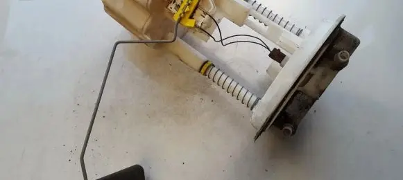 Nissan Note (E11) Fuel level sensor 