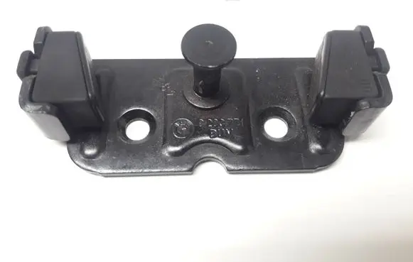 BMW 5 E60 E61 Loading door lock loop/hook striker 8203771
