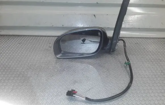 Volkswagen Touran I Front door electric wing mirror 073015